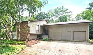 6638 Timbertrails Road, Lisle, IL 60532