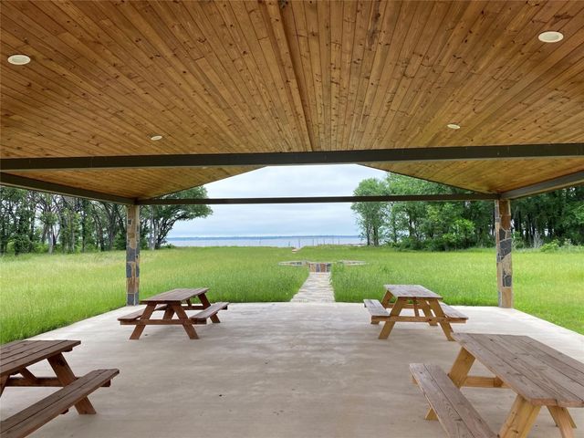 8599 Southern Shore Court, Kemp, TX 75143