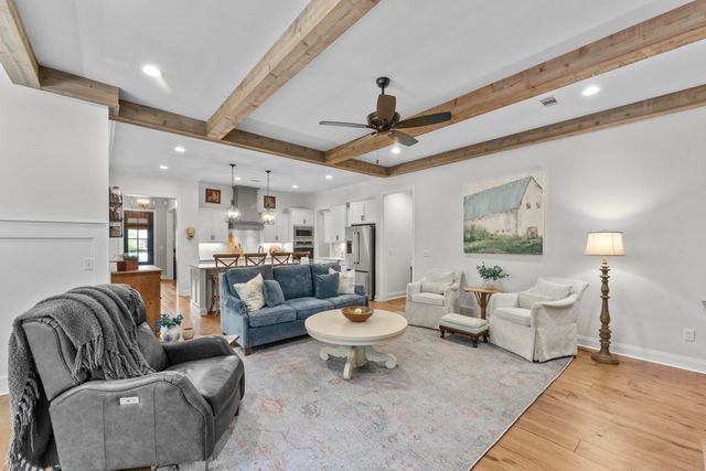 565 SAUNDERS CREEK CIR, Rossville, TN 38066