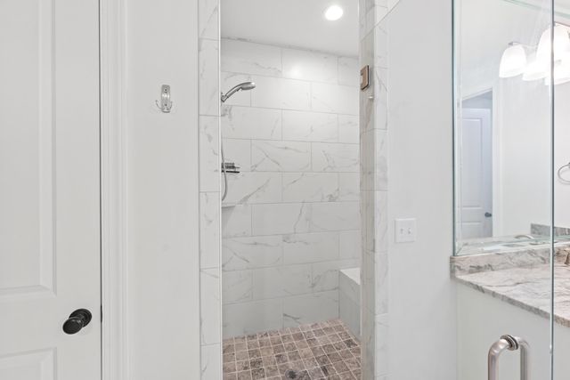 565 SAUNDERS CREEK CIR, Rossville, TN 38066