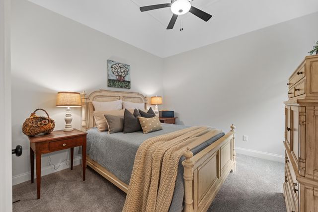 565 SAUNDERS CREEK CIR, Rossville, TN 38066