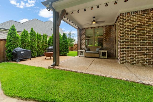 565 SAUNDERS CREEK CIR, Rossville, TN 38066