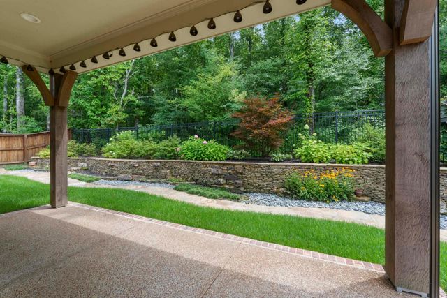565 SAUNDERS CREEK CIR, Rossville, TN 38066
