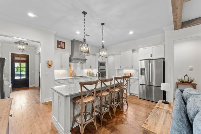 565 SAUNDERS CREEK CIR, Rossville, TN 38066