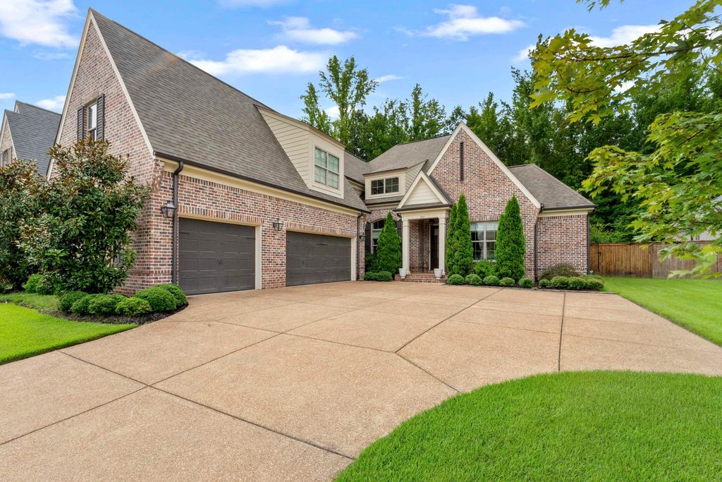 565 SAUNDERS CREEK CIR, Rossville, TN 38066
