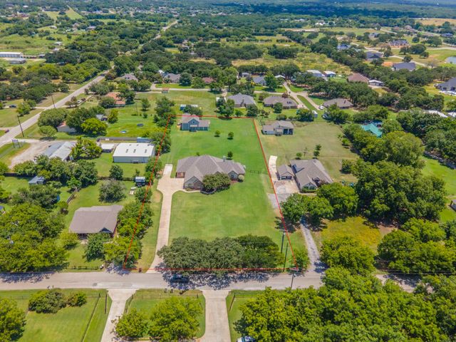 7701 Berry Road, Burleson, TX 76028