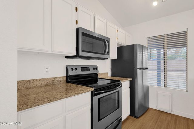 5021 N 86TH Avenue, Glendale, AZ 85305