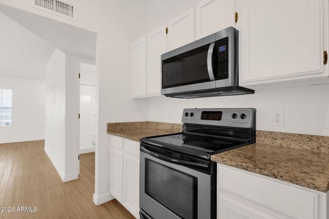 5021 N 86TH Avenue, Glendale, AZ 85305