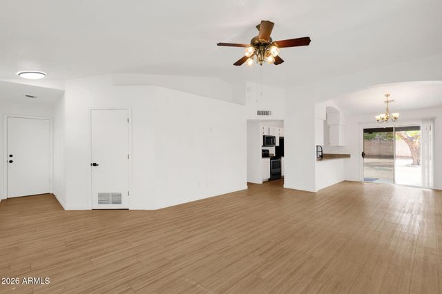 5021 N 86TH Avenue, Glendale, AZ 85305