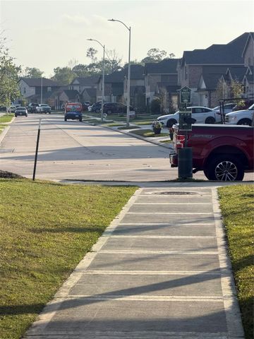 18739 Frost Ridge Drive, Crosby, TX 77532