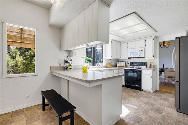 12327 Elizabeth Way, Grass Valley, CA 95949