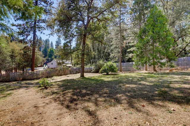 12327 Elizabeth Way, Grass Valley, CA 95949