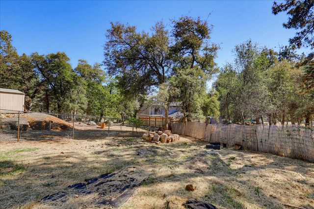 12327 Elizabeth Way, Grass Valley, CA 95949