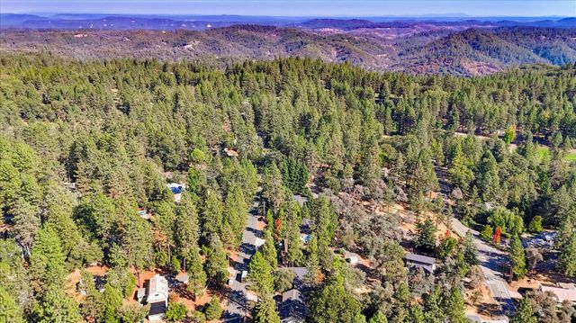12327 Elizabeth Way, Grass Valley, CA 95949