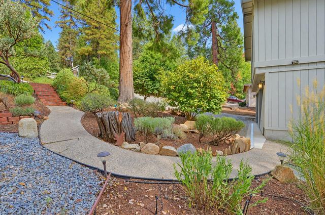12327 Elizabeth Way, Grass Valley, CA 95949