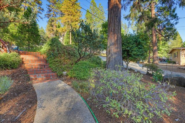 12327 Elizabeth Way, Grass Valley, CA 95949