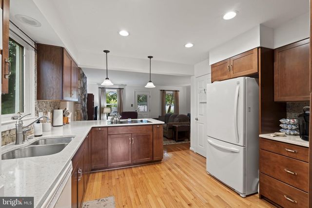 2502 SAINT CHARLES PL, Cinnaminson, NJ 08077