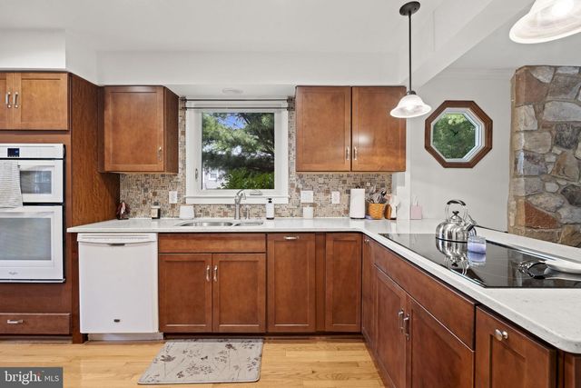2502 SAINT CHARLES PL, Cinnaminson, NJ 08077