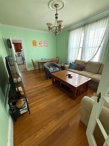 3 Hillside Ave, Boston, MA 02130