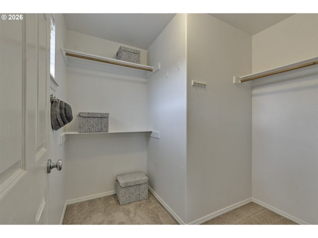 913 Se HANDEL Pl, Hillsboro, OR 97123