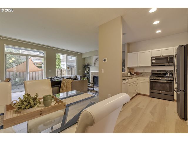 913 Se HANDEL Pl, Hillsboro, OR 97123