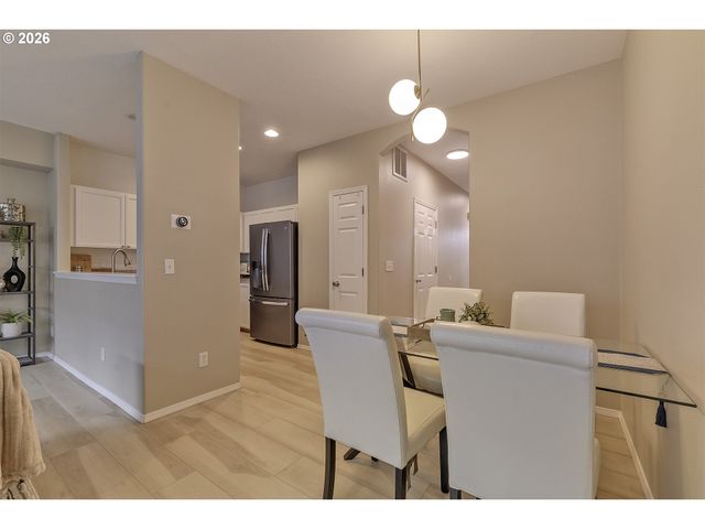 913 Se HANDEL Pl, Hillsboro, OR 97123