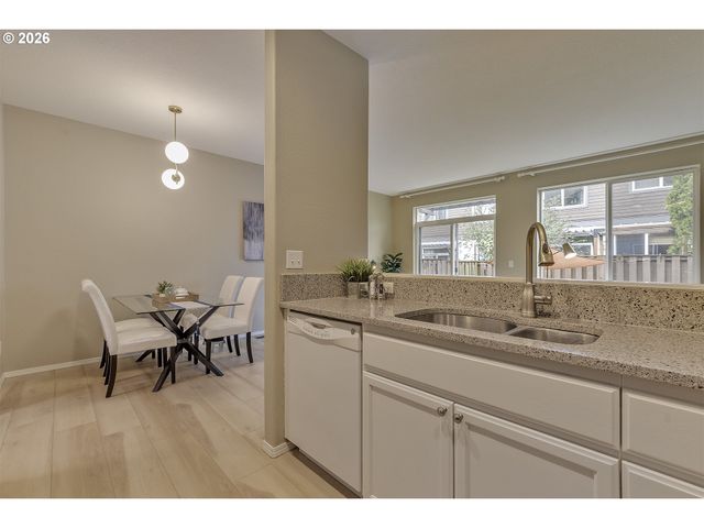 913 Se HANDEL Pl, Hillsboro, OR 97123