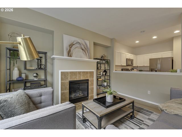 913 Se HANDEL Pl, Hillsboro, OR 97123