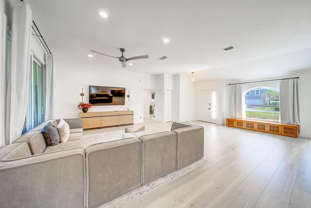 1853 Shower Tree Way, Wellington, FL 33414