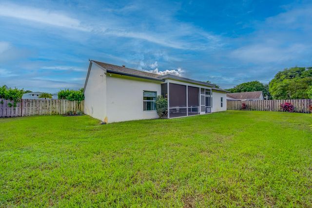 1853 Shower Tree Way, Wellington, FL 33414