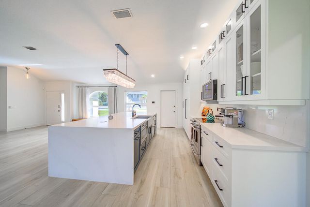 1853 Shower Tree Way, Wellington, FL 33414