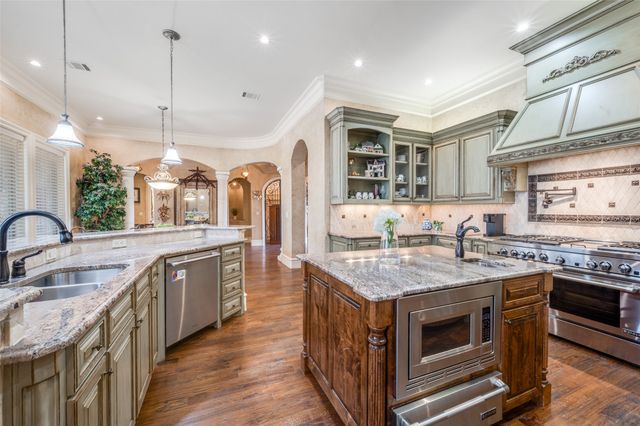 141 W Waters Edge Way, Oak Point, TX 75068