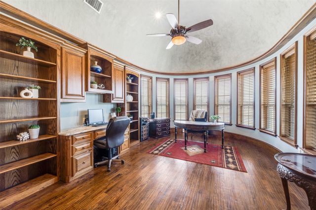 141 W Waters Edge Way, Oak Point, TX 75068