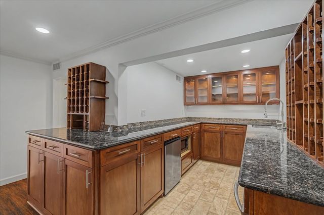 7575 Katy Freeway 4, Houston, TX 77024