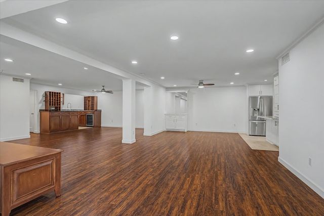 7575 Katy Freeway 4, Houston, TX 77024