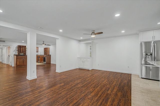 7575 Katy Freeway 4, Houston, TX 77024