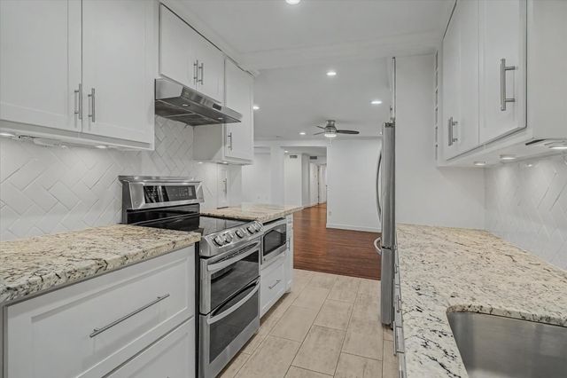 7575 Katy Freeway 4, Houston, TX 77024