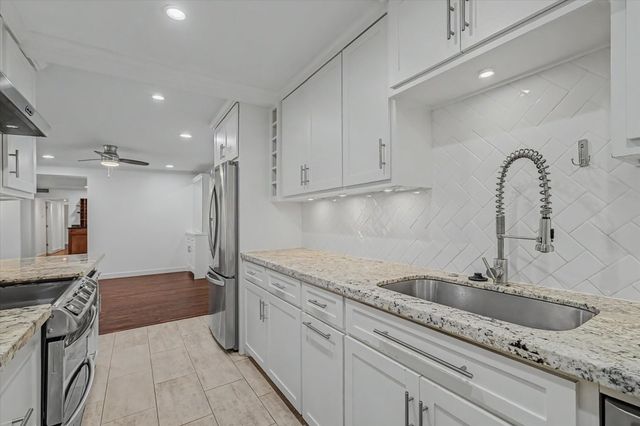 7575 Katy Freeway 4, Houston, TX 77024