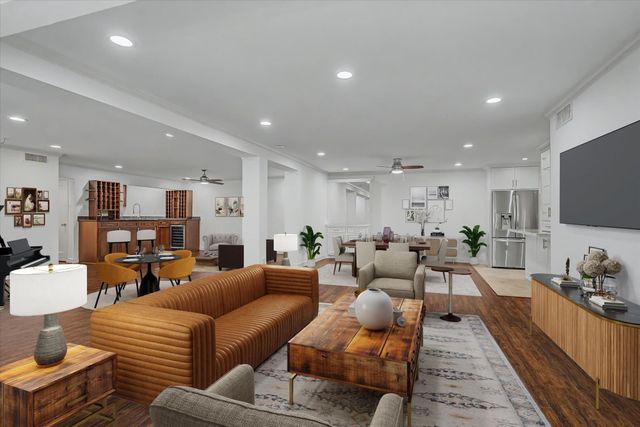 7575 Katy Freeway 4, Houston, TX 77024