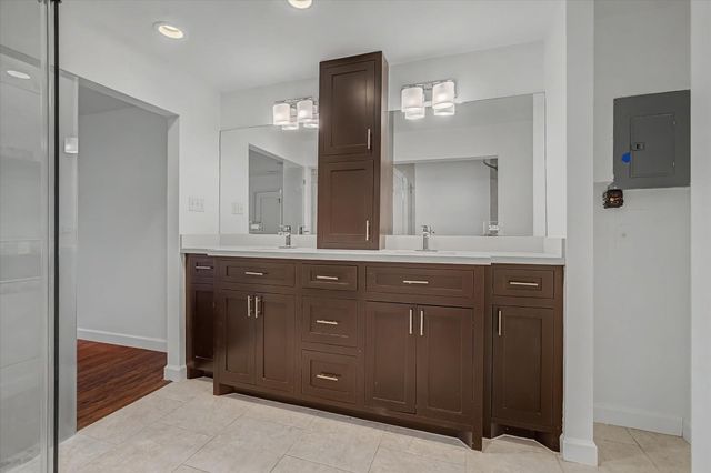 7575 Katy Freeway 4, Houston, TX 77024