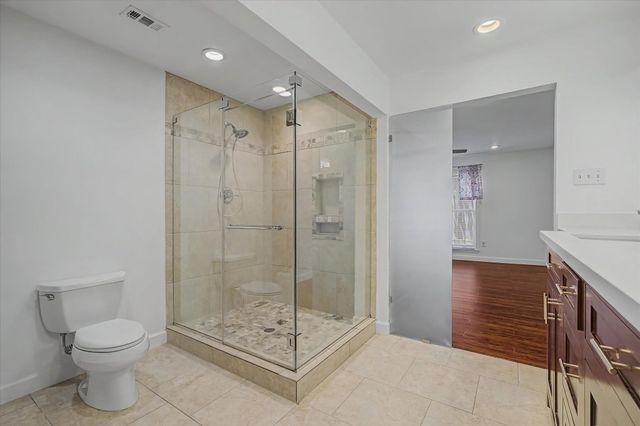 7575 Katy Freeway 4, Houston, TX 77024