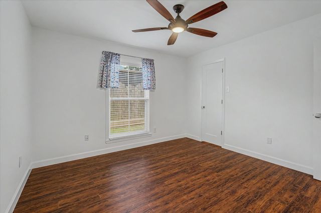 7575 Katy Freeway 4, Houston, TX 77024