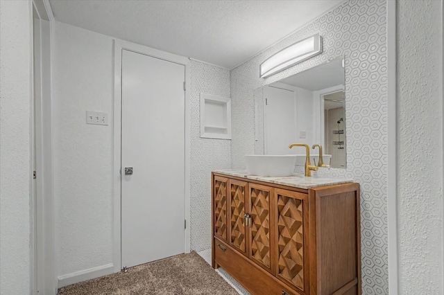 7575 Katy Freeway 4, Houston, TX 77024