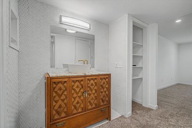 7575 Katy Freeway 4, Houston, TX 77024