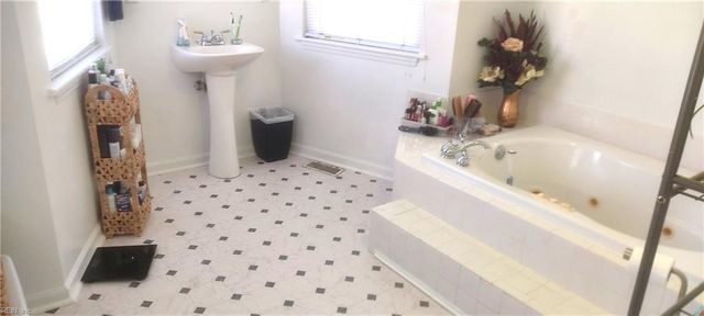 8228 Edwin DR, Norfolk, VA 23505