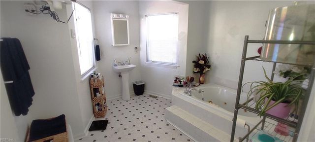 8228 Edwin DR, Norfolk, VA 23505