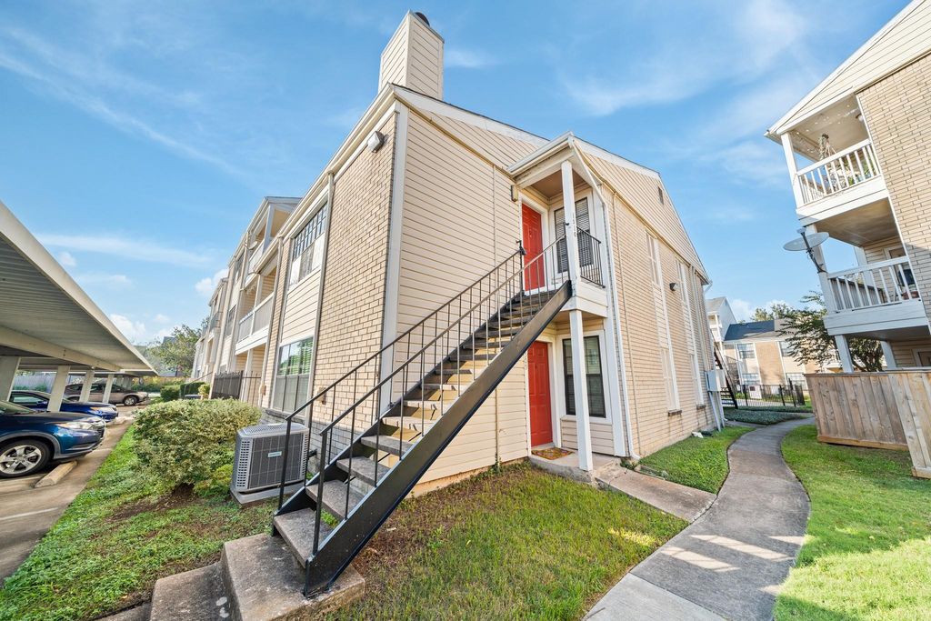 2750 Holly Hall Street 1510, Houston, TX 77054