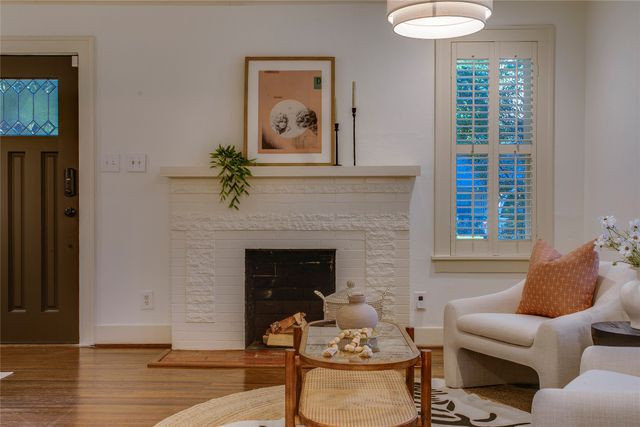 1126 N Windomere Avenue, Dallas, TX 75208