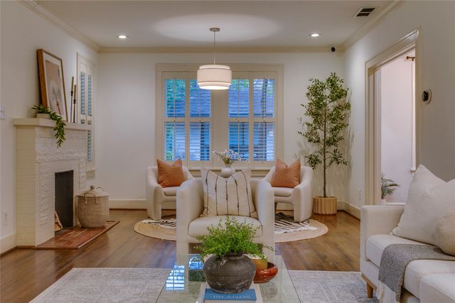 1126 N Windomere Avenue, Dallas, TX 75208