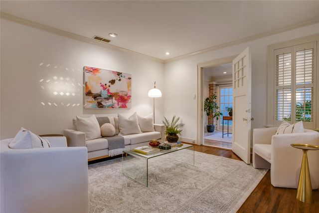 1126 N Windomere Avenue, Dallas, TX 75208